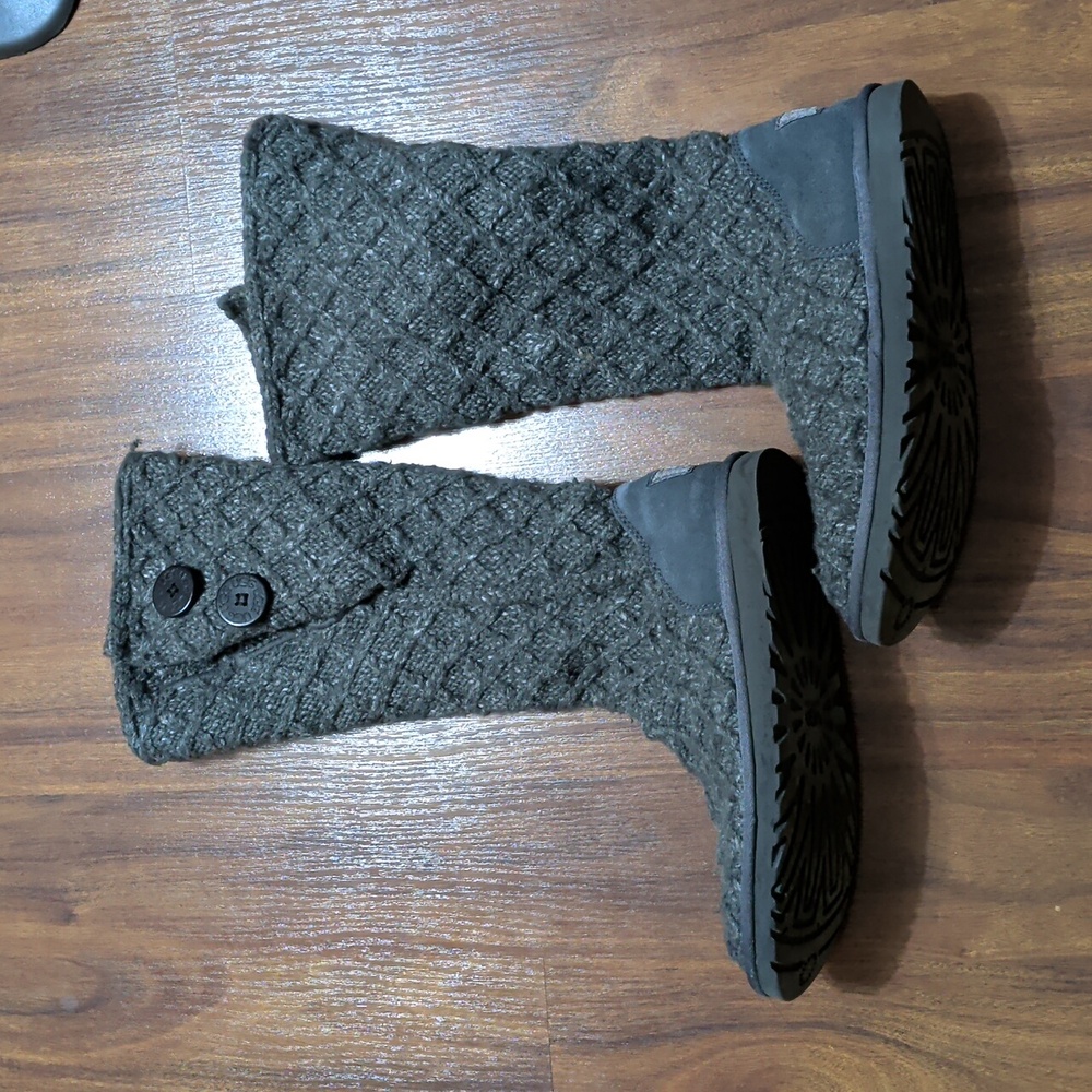 UGG Classic Cardy Knit Button Women's Boots In Charcoal Gray